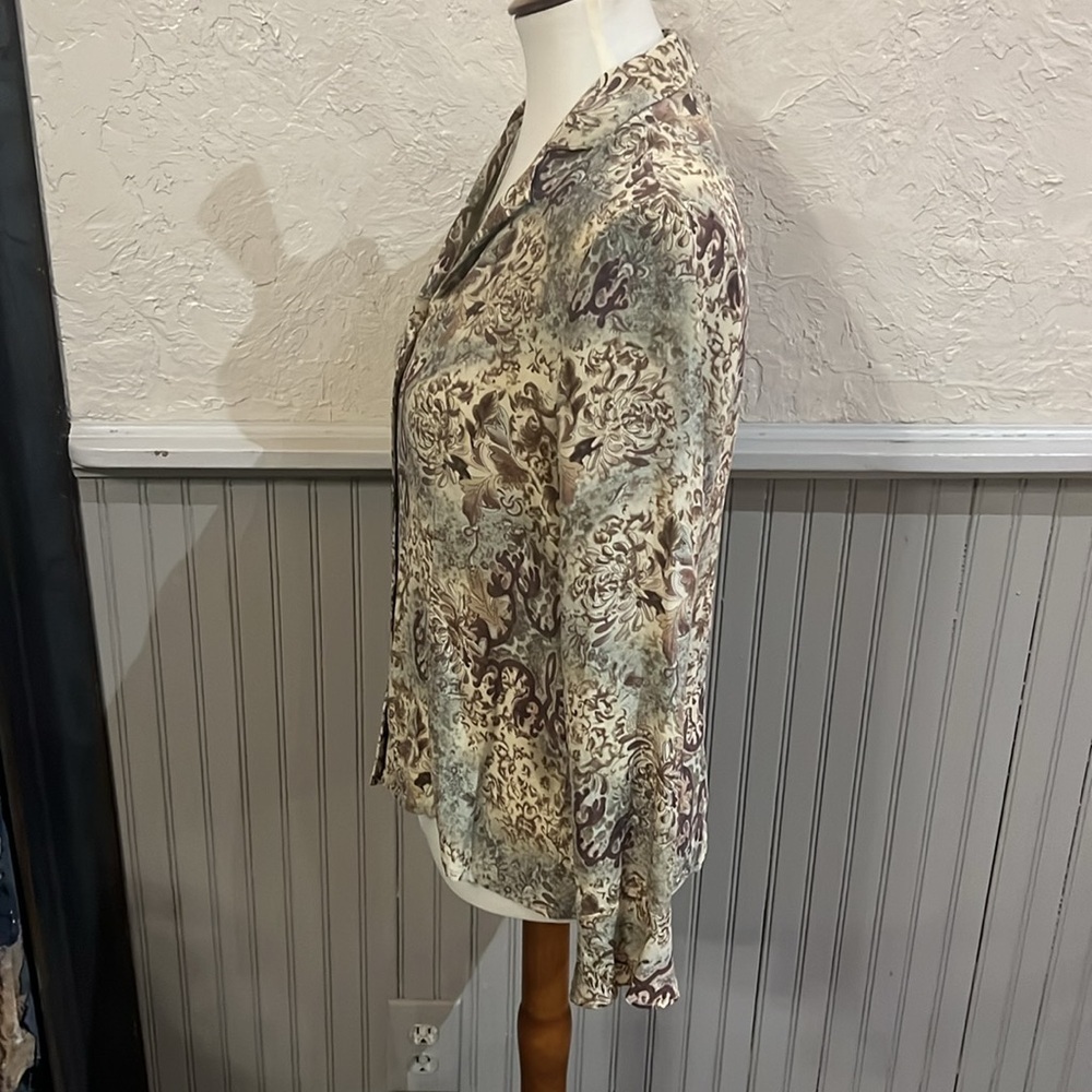 JKLA Blouse - Picture 4 of 7